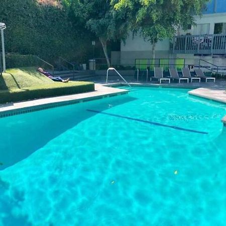 Apartament Hollywood Studio With Pool And Balcony Los Angeles Zewnętrze zdjęcie